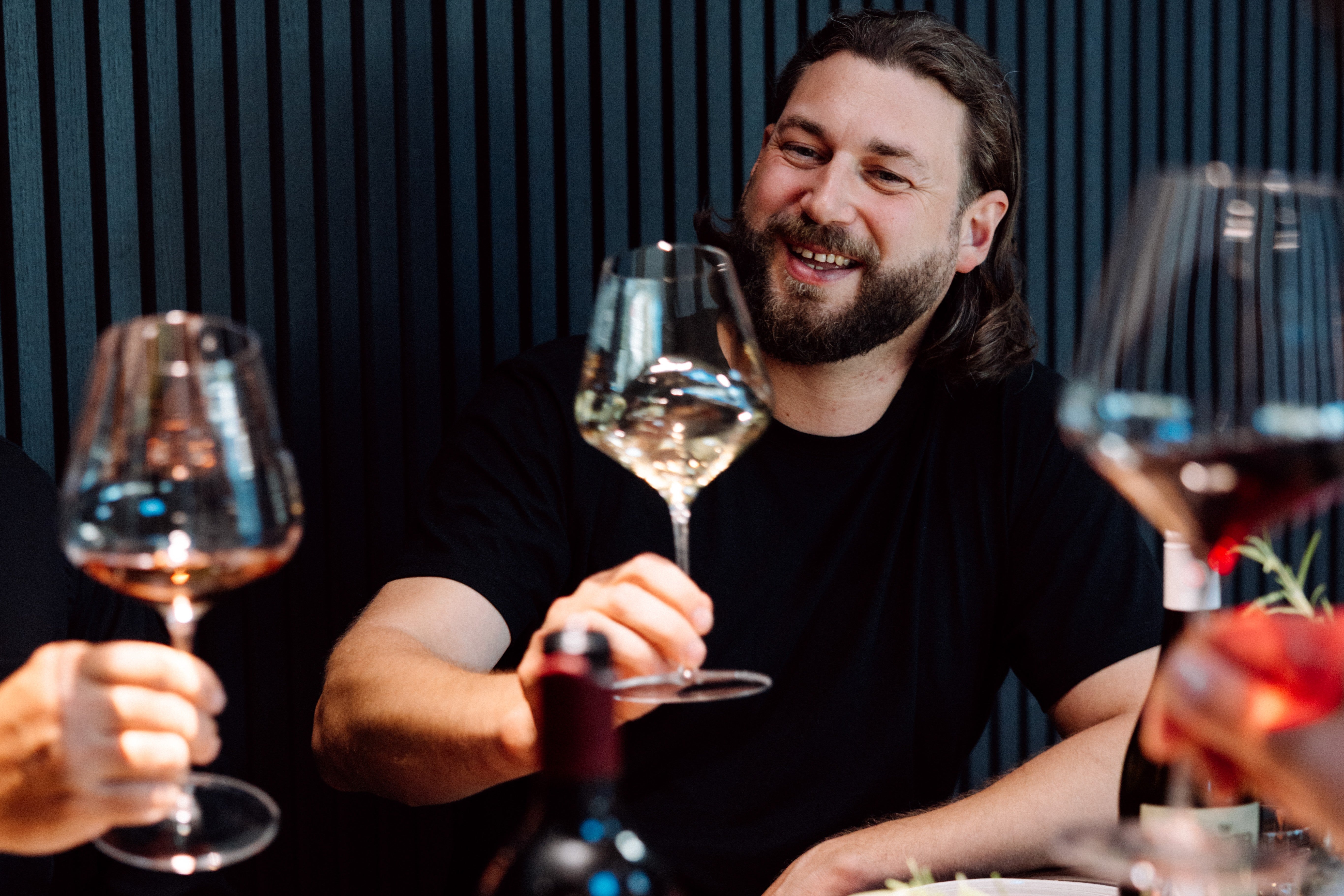 Die Eleganz des Weglassens! Instinkt prägt jeden Schluck bei Weingut Schwarz