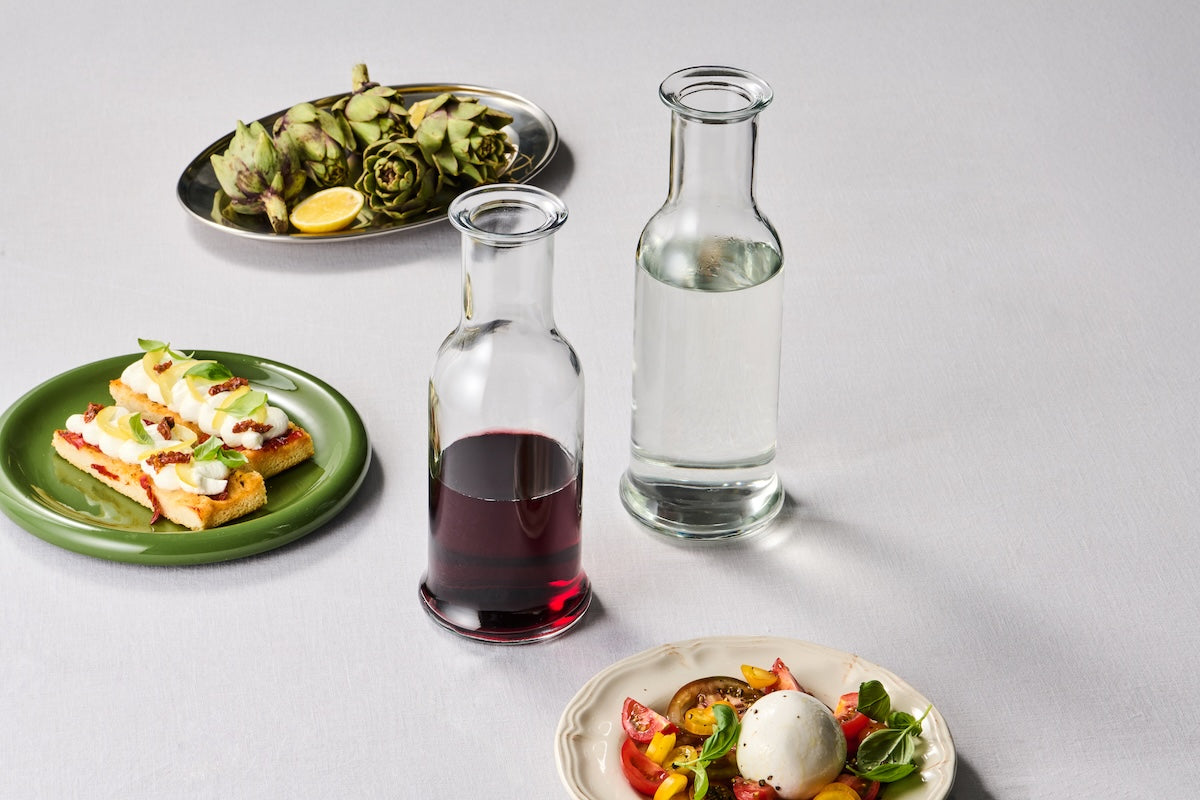 Hochwertige Karaffen von Oberglas kaufen, ideal für Säfte, Milch und Frühstückstisch-Dekoration