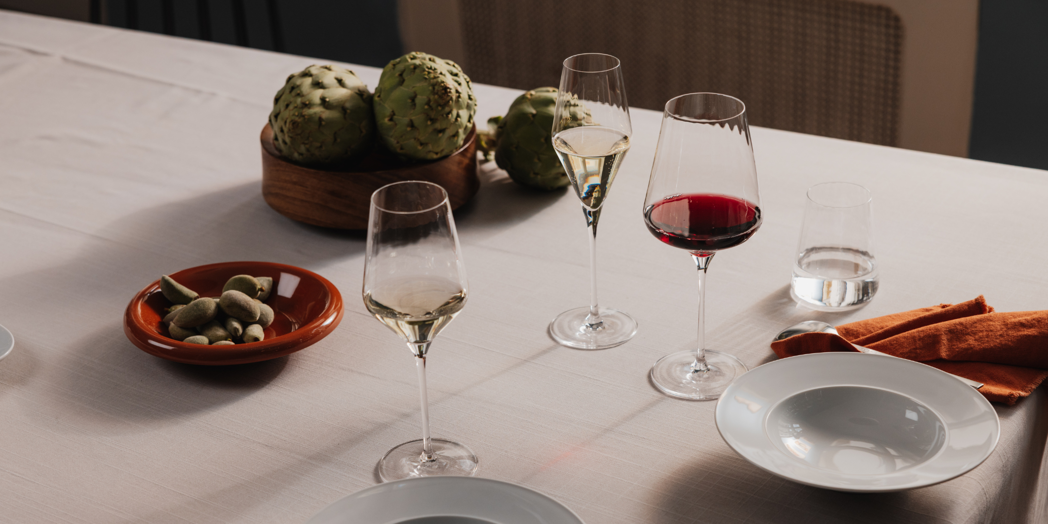 Geselliges Beisammensein mit Symphony Gläsern kaufen, ideal für Wein und Erfrischungen bei besonderen Anlässen