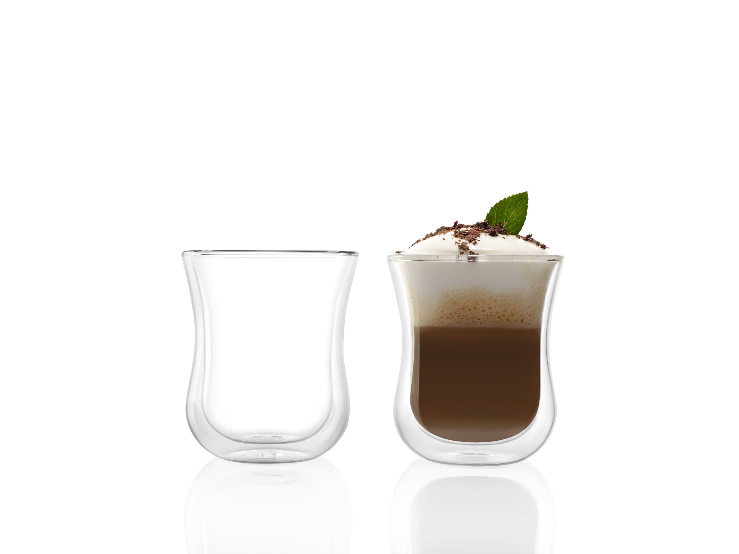 Stölzle Lausitz doppelwandiges Kaffeeglas mit Schaum und Schokoladendeko für heißes Getränk