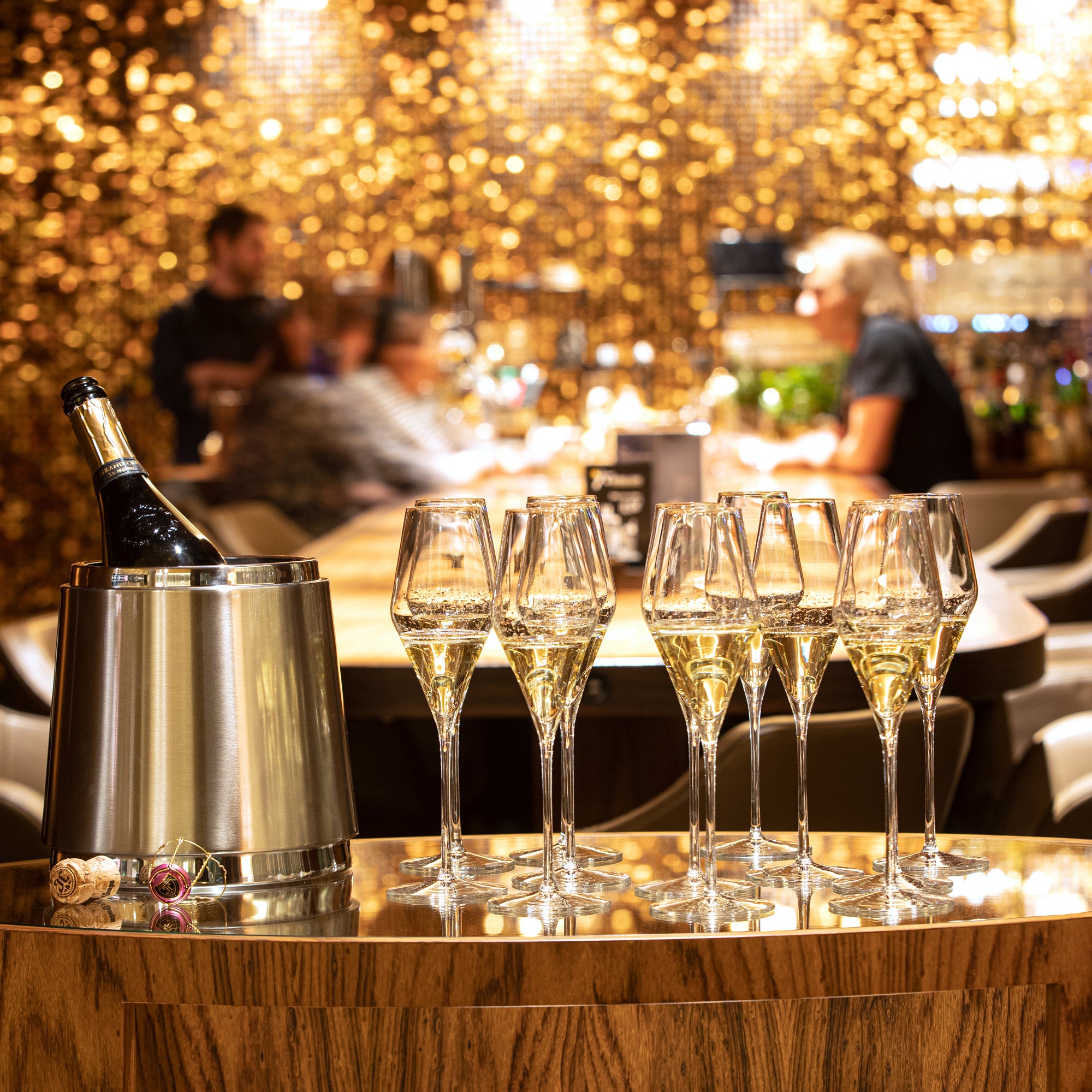 Set aus eleganten Stölzle Lausitz exklusive Champagnergläser, ideal für besondere Anlässe und Feiern
