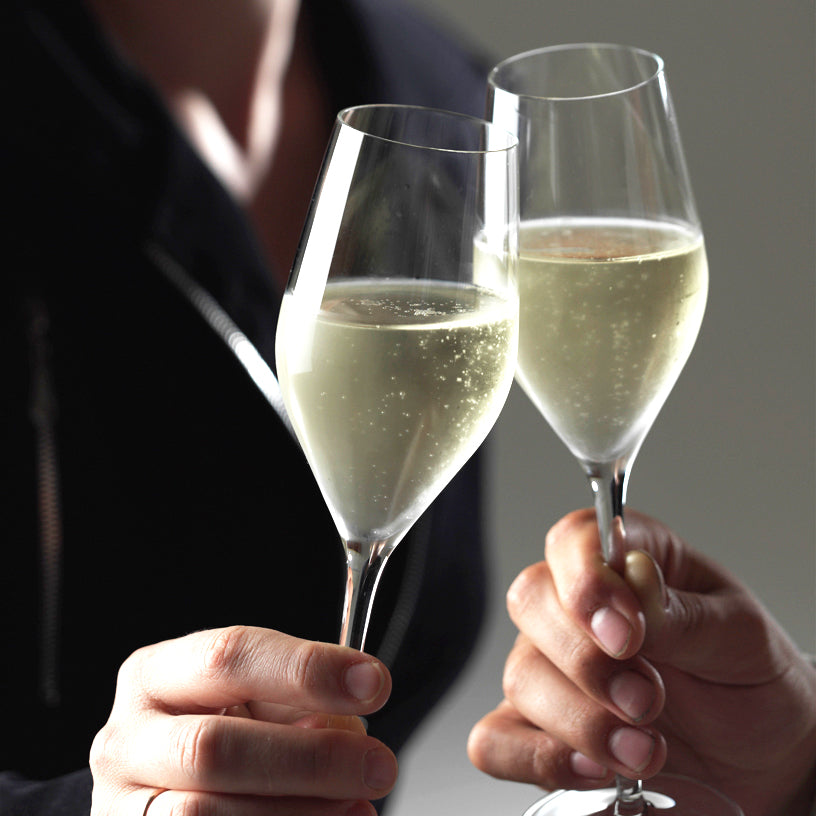 Exklusives Champagner Set mit eleganten Gläsern für besondere Anlässe und Feierlichkeiten