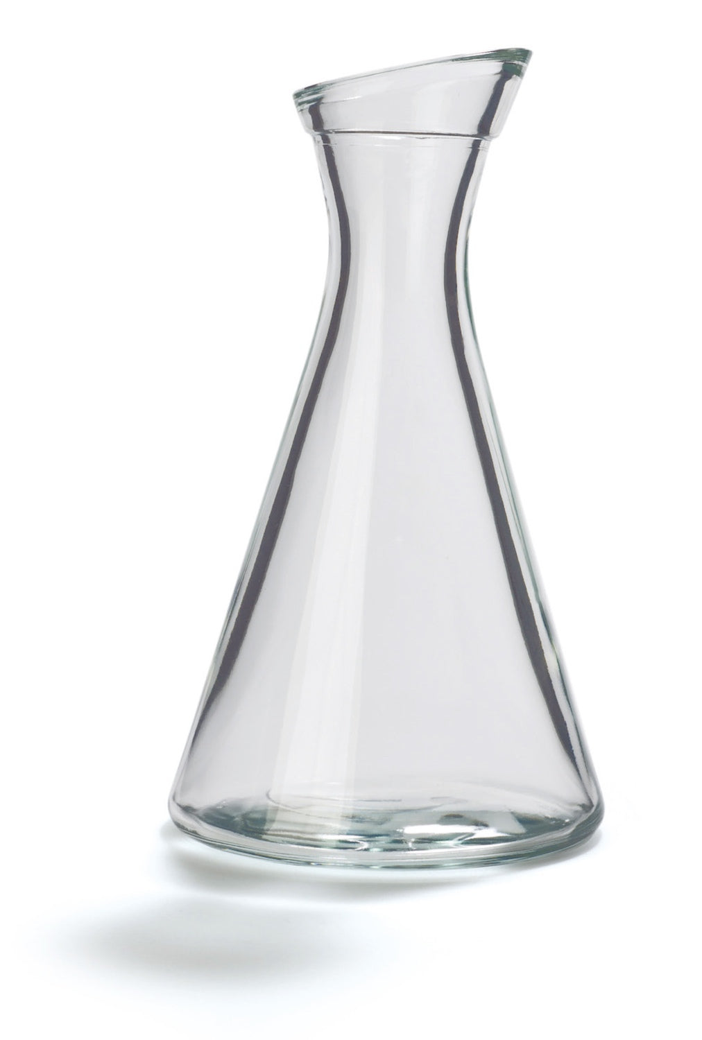 Hochwertige Karaffe Made in Germany aus klarem Glas mit eleganter Form für die stilvolle Tischdekoration