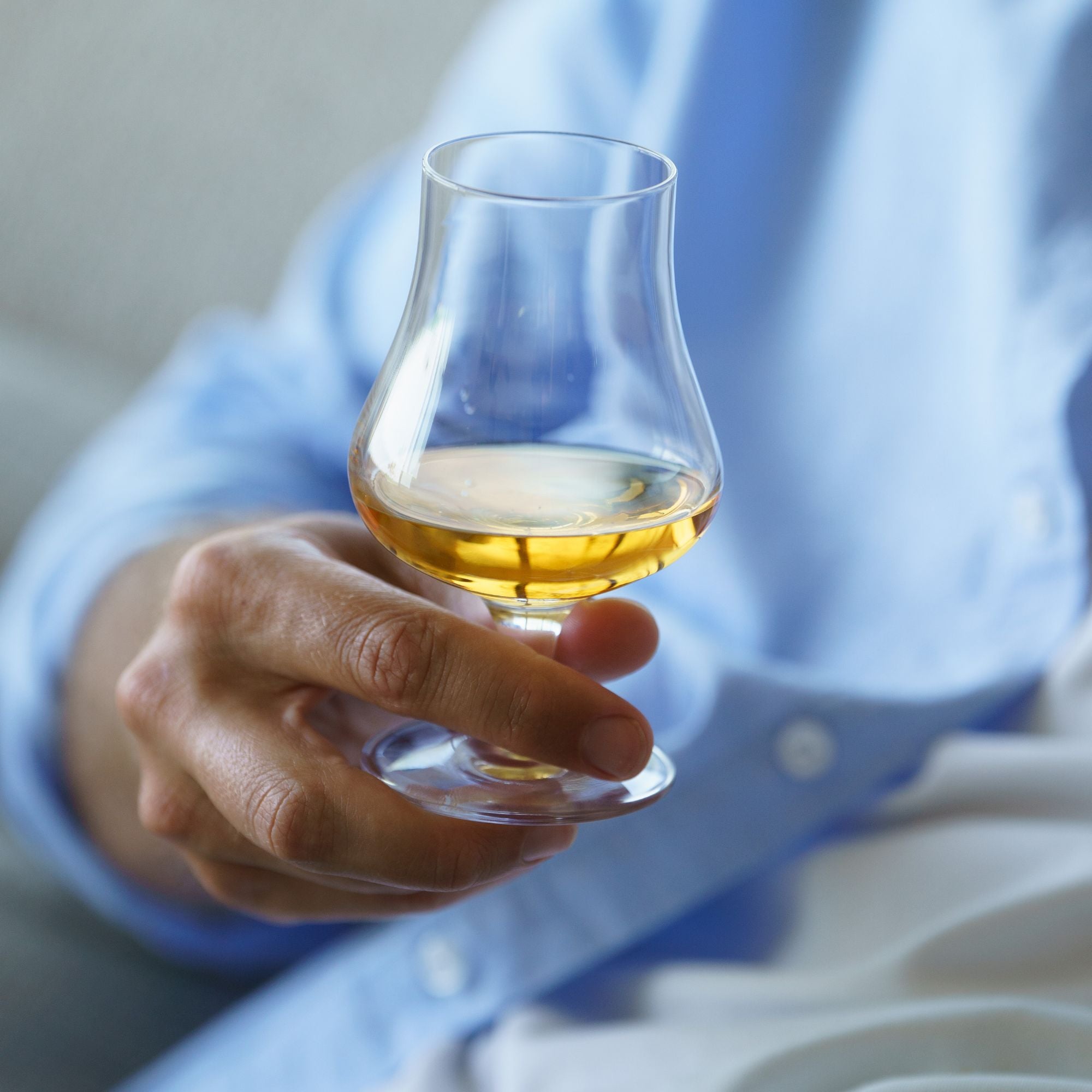 Hochwertiges Stölzle Lausitz Whisky Nosing Glas mit elegantem Design für aromatisches Verkosten