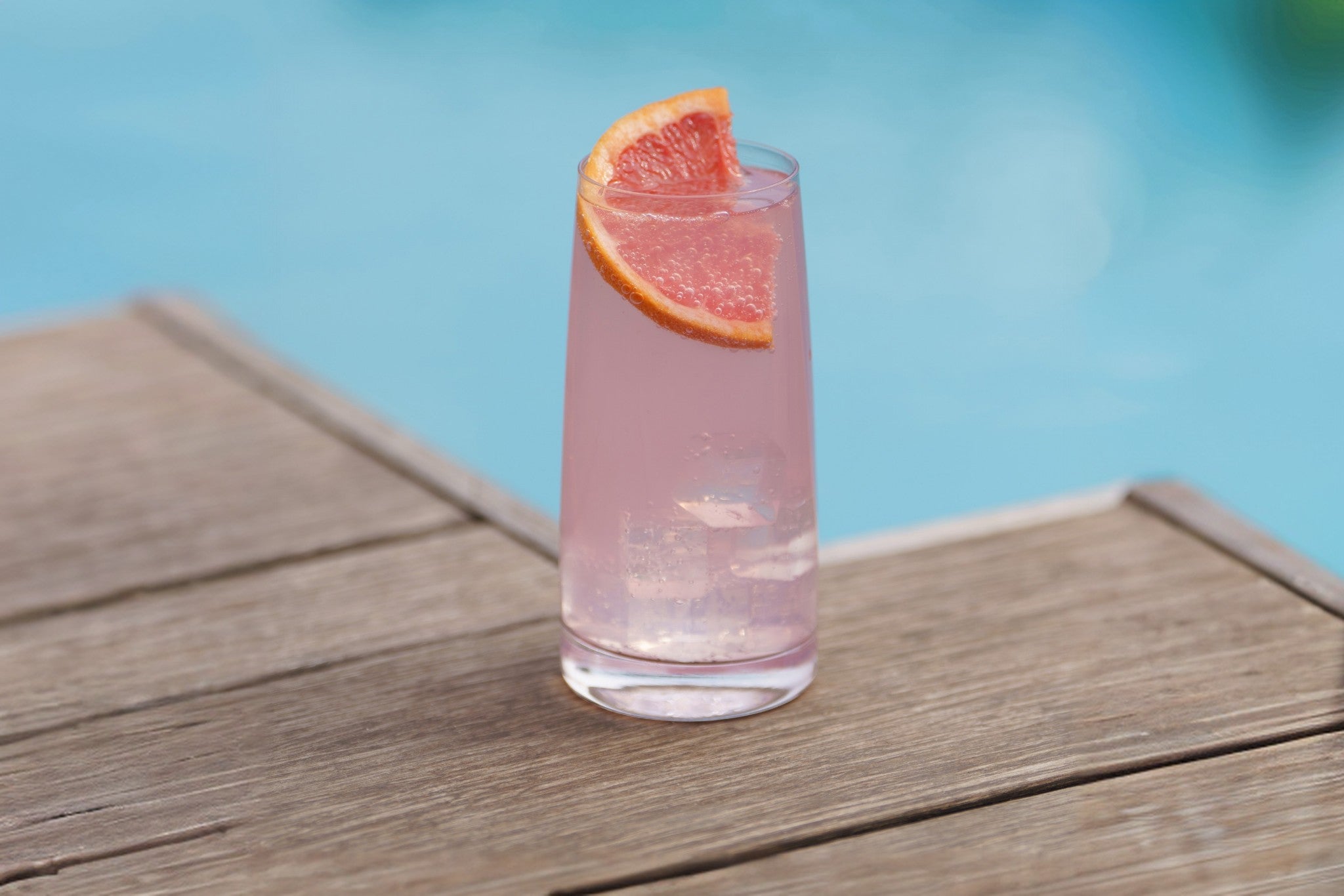 Summer’s Calling: Grapefruit, Eis & das perfekte Glas