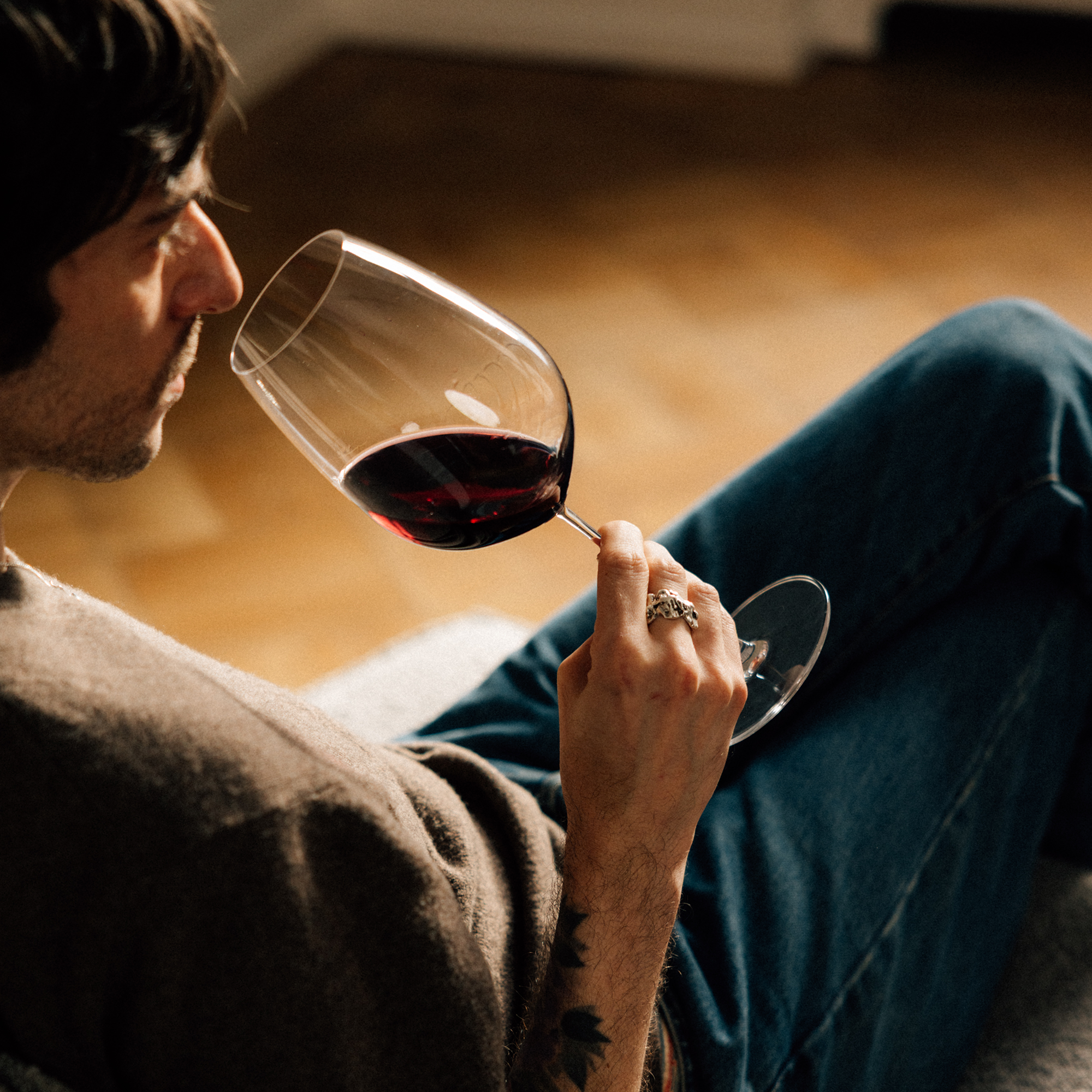 gemuetlich rotwein trinken zu hause fino grand cru glas stoelzle lausitz