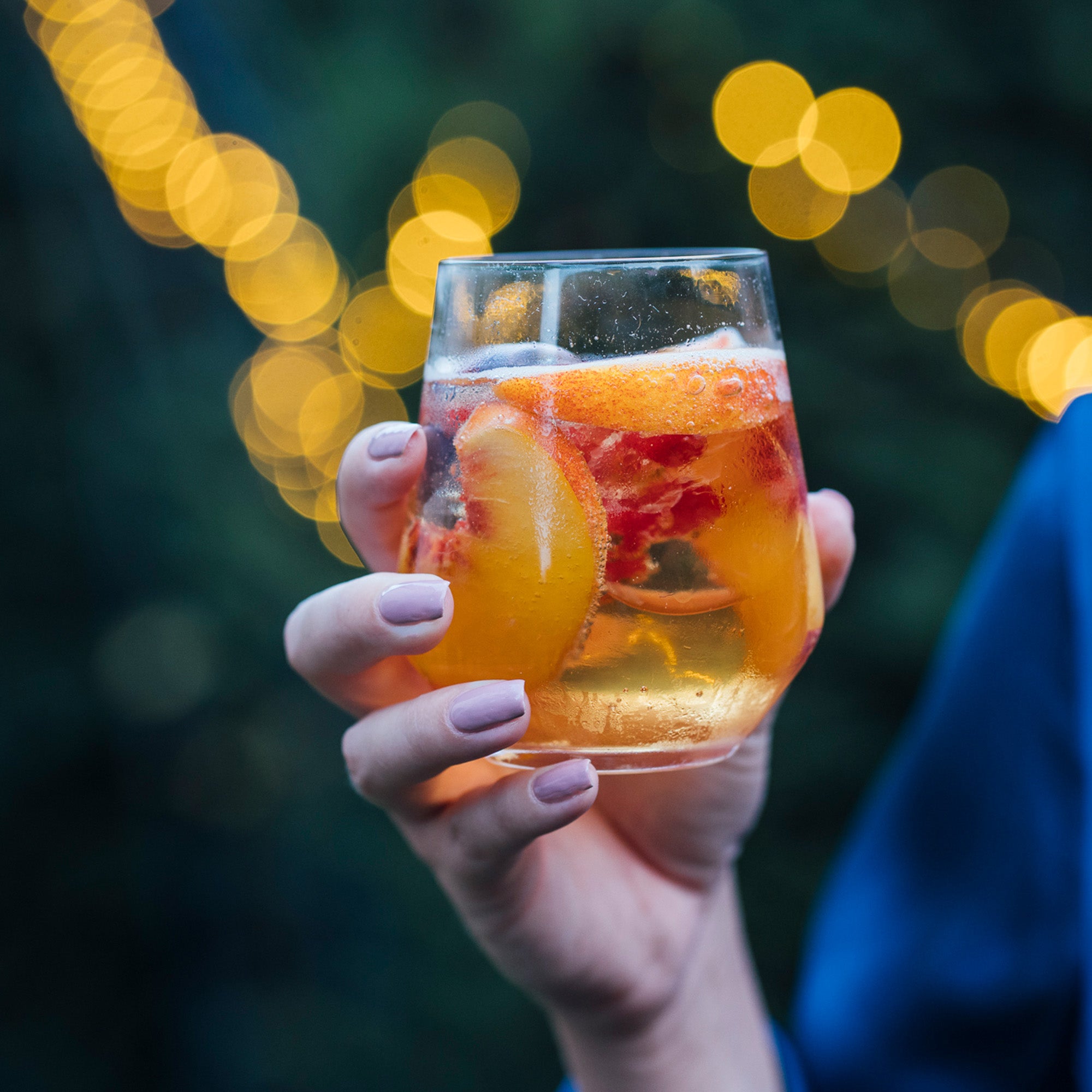 Stölzle Lausitz D.O.F. Gläser kaufen mit einem erfrischenden Cocktail und frischem Obst für besondere Anlässe