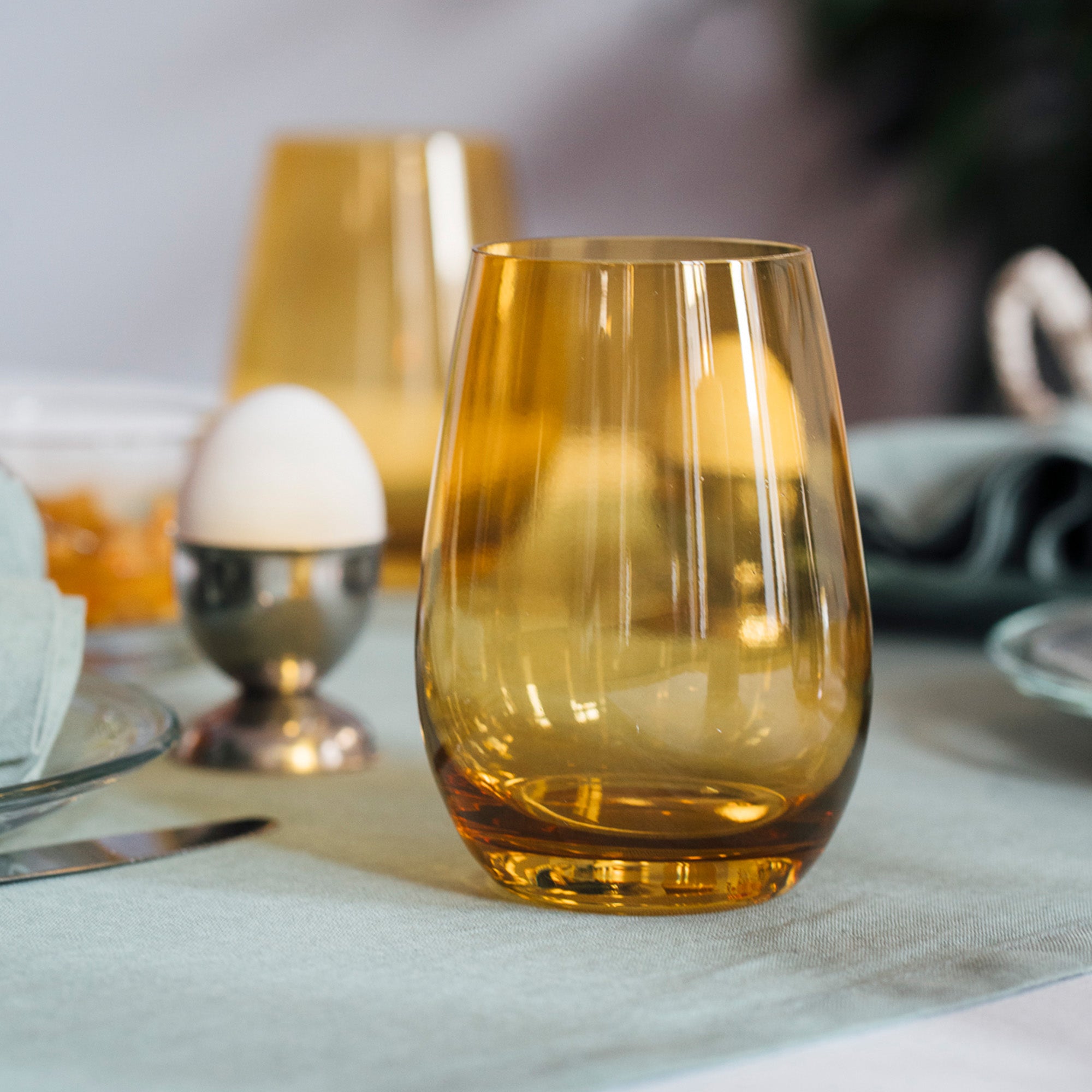 Stölzle Lausitz amberfarbener Becher aus hochwertigem Glas, Gläser Made in Germany